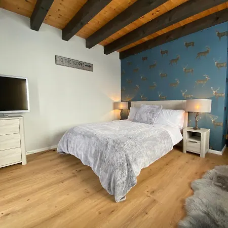 Ski-inout 4br Alpen Chalet, Views & Fire Horská chata *