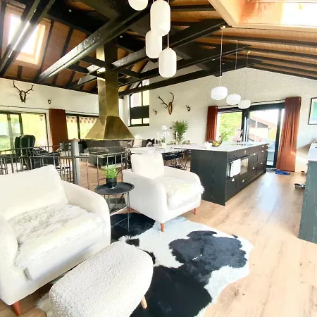 Chalet Beautiful On The Piste In Swiss Alps