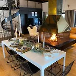 Ski-inout 4br Alpen Chalet, Views & Fire *