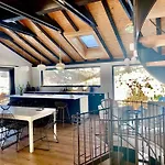 Ski-inout 4br Alpen Chalet, Views & Fire Chalet
