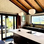 Ski-inout 4br Alpen Chalet, Views & Fire Chalet *